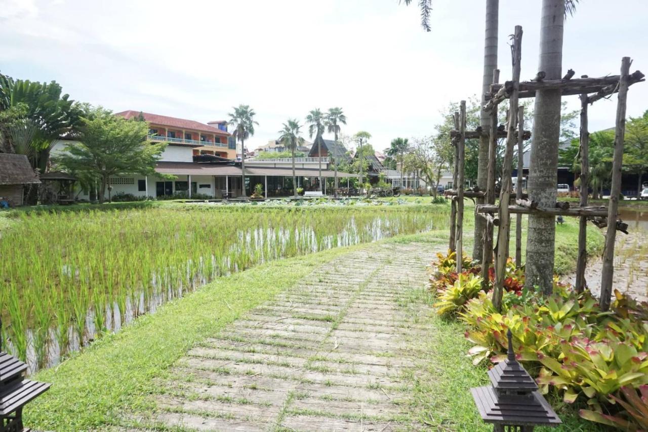 Naina Resort & Spa - Sha Extra Plus Patong Exterior foto